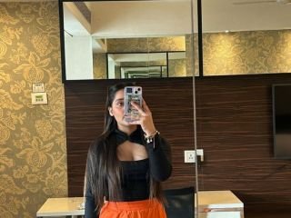 find-call-girls-in-azadpur-delhi-9953044413